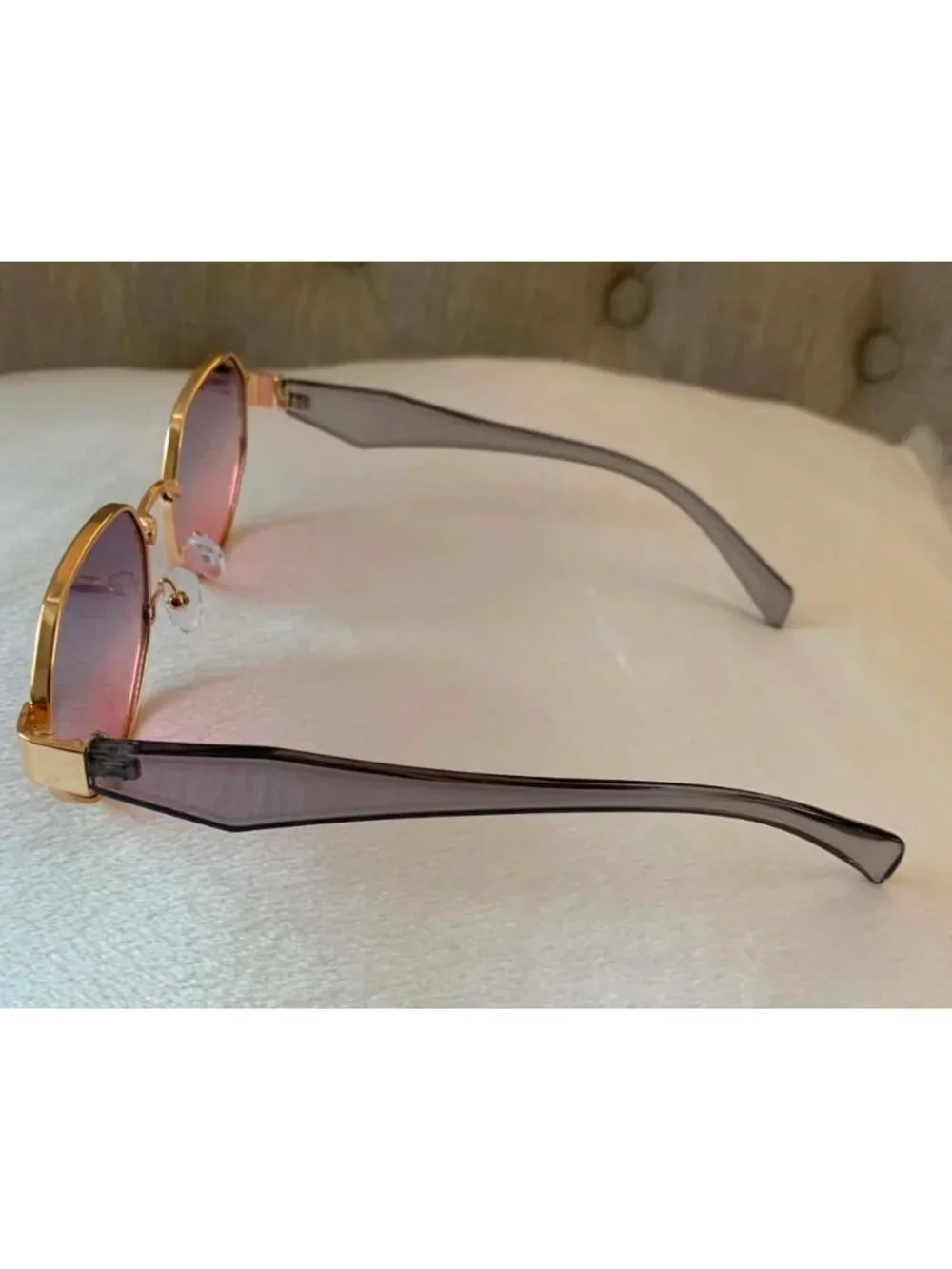 Unisex Vintage Style Octagonal Gold Frame Sunglasses W/ Grey-Pink Gradient Lens